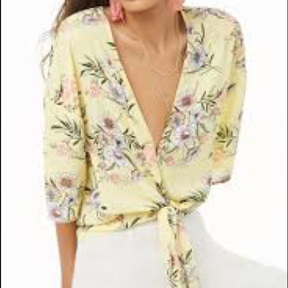 NWT yellow floral chiffon blouse☀️ - Picture 2 of 3
